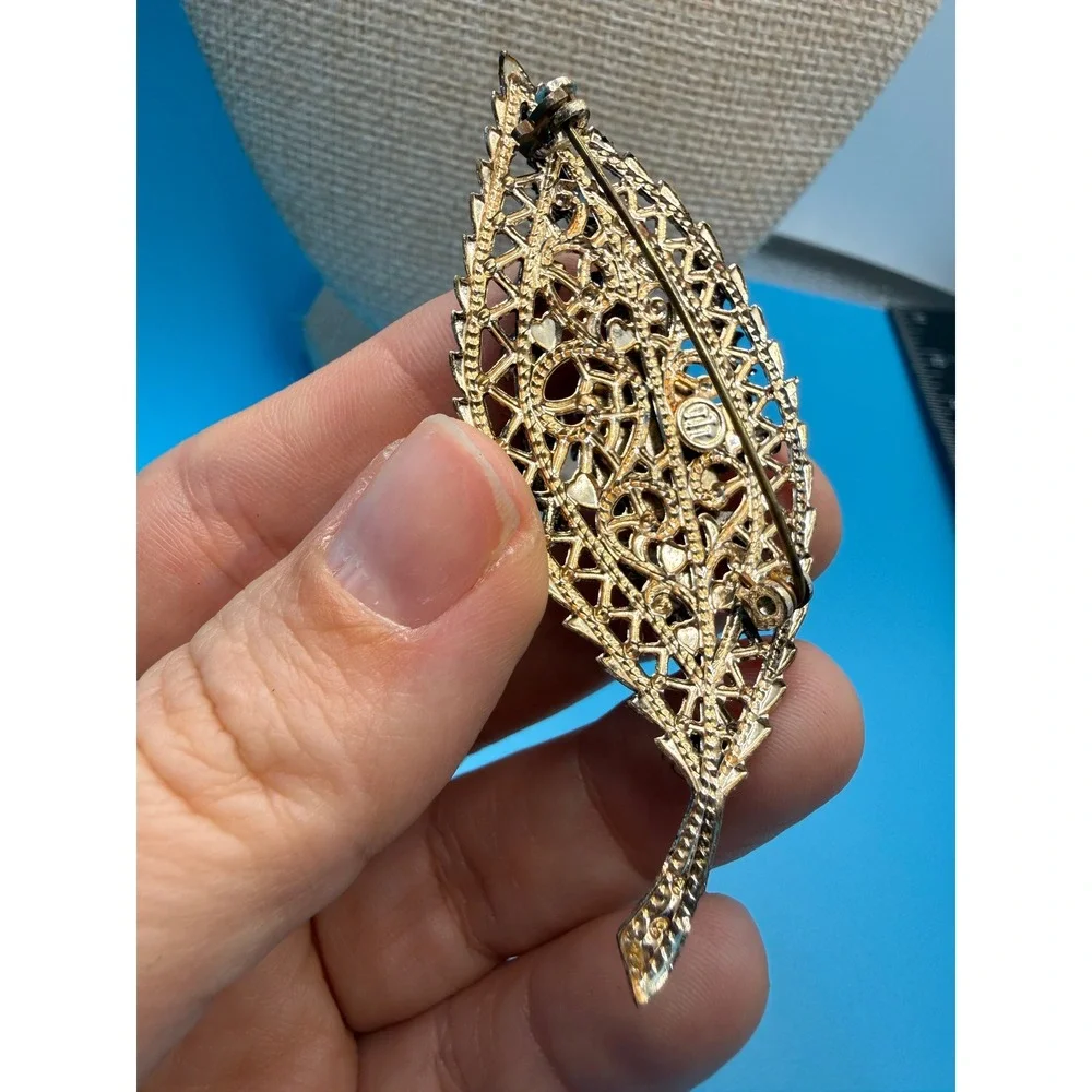 JJ Jonette‎ Jewelry Vintage Silver Tone Rhinestone Multi Color Leaf Brooch Pin